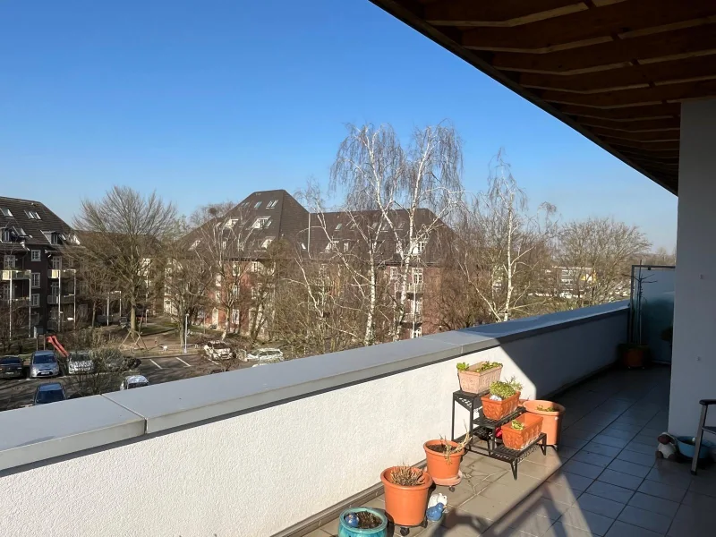 Dachterrasse teilweise überdacht