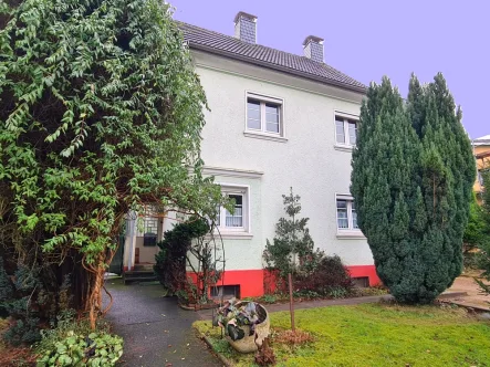 Frontansicht - Haus kaufen in Bergisch Gladbach - Schickes Wohnhaus mit Charme der 20er Jahre in Hebborn