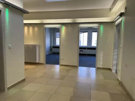 Bild1 - Büro/Praxis mieten in Leverkusen-Opladen - Teilbare Bürofläche in super Gewerbelage von Leverkusen-Opladen!