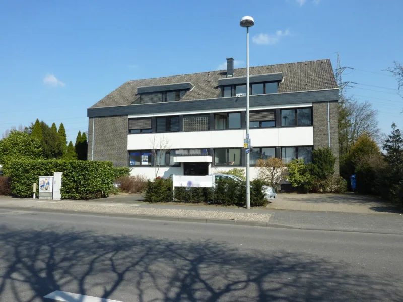 Bild1 - Büro/Praxis mieten in Leverkusen - Praktische Bürofläche in begehrter Gewerbelage!