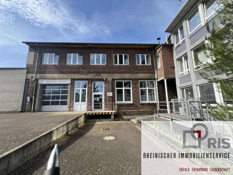Bild1 - Büro/Praxis mieten in Leverkusen - RIS Immobilien präsentiert: vielseitig nutzbare Büro-/Schulungsräume