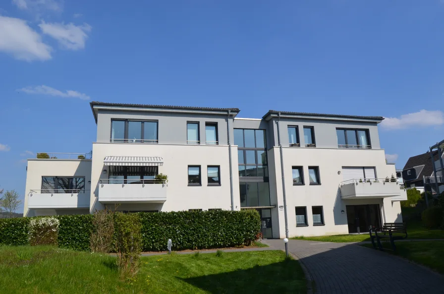 Außenansicht - Wohnung kaufen in Lindlar - Sonnige und lichtdurchflutete Wohnung in zentraler Lage mit Dachterrasse!
