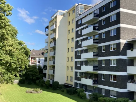 Hausansicht - Wohnung mieten in Bad Honnef - 3 -Zimmer Whg. mit Balkon für Sie neu renoviert!