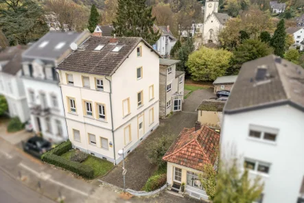 Luftbild - Haus kaufen in Bad Honnef - Rhöndorf: Gebäude-Ensemble mit vielen Möglichkeiten *provisionsfrei*