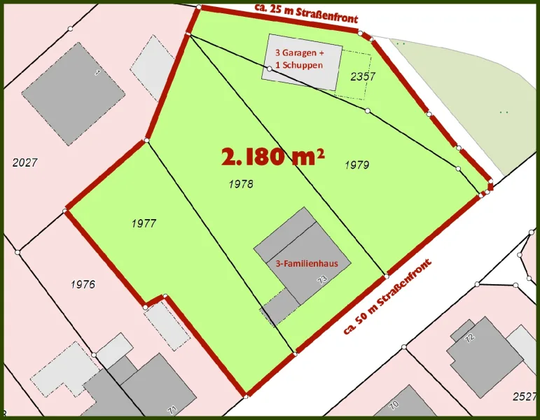 Straßen- und Seitenfront