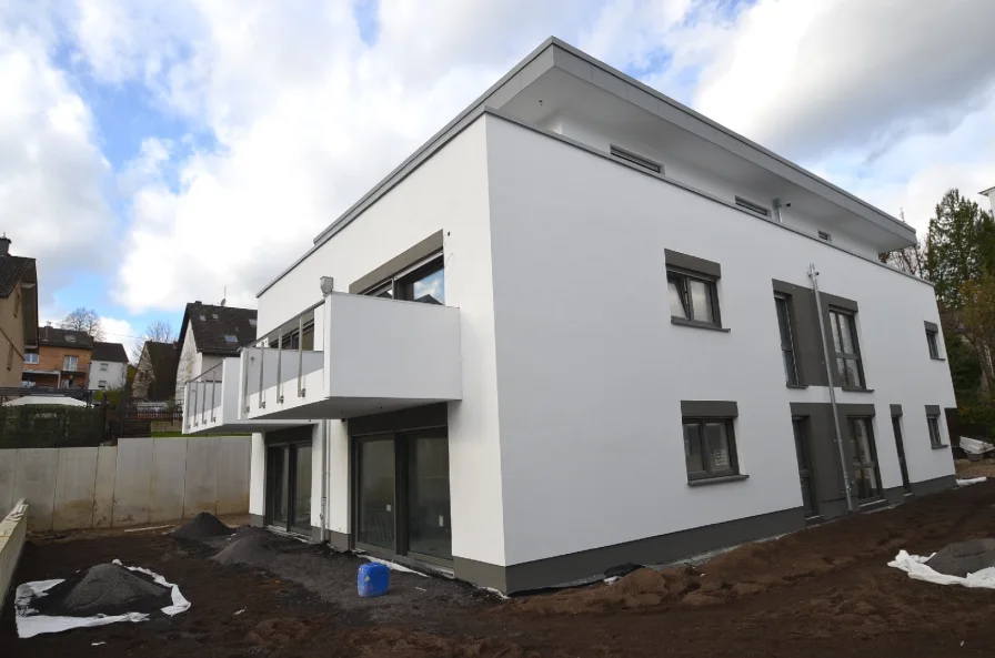 Außenansicht - Wohnung kaufen in Eitorf - Altersgerecht: 103 m² Neubauwohnung mit großer Sonnenterrasse