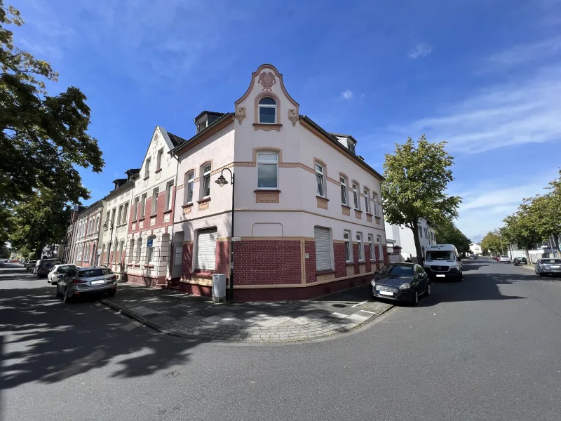 Straßenansicht - Zinshaus/Renditeobjekt kaufen in Troisdorf - Repräsentative Kapitalanlage mit ansprechender Rendite
