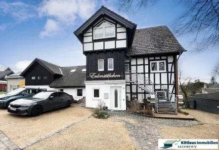 Hausansicht - Haus kaufen in Hennef - Charmantes Kulturjuwel: Historisches Mehrfamilienhaus in Hennef-Eulenberg