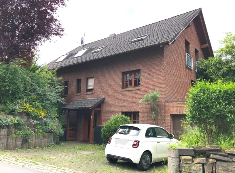 Außenansicht 1 - Haus kaufen in Witten - Charmantes und gepflegtes 3-Familienhaus in naturnaher und begehrter Lage in Witten-Rüdinghausen