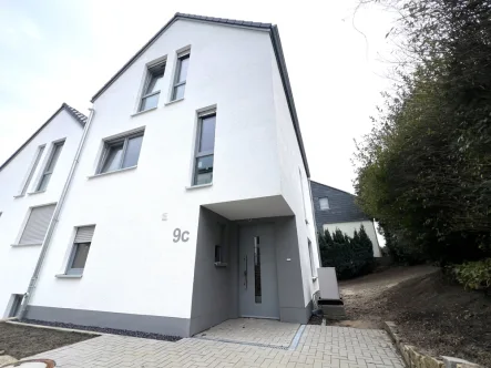 Hauseingang - Haus mieten in Wetter (Ruhr) - Energieeffiziente Doppelhaushälfte in Wetter: Modernes Wohnen mit vielen Gestaltungsmöglichkeiten