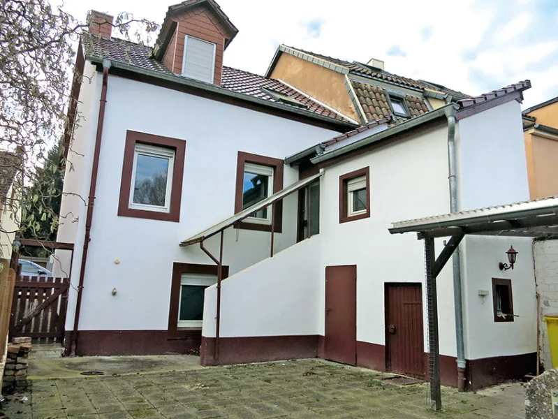 5709-42 - Haus kaufen in Zweibrücken - Kleines EFH mit großem Garten in ZW-Bubenhausen, 5 ZKB, 90 m2 Wfl., 1017 m2 Areal