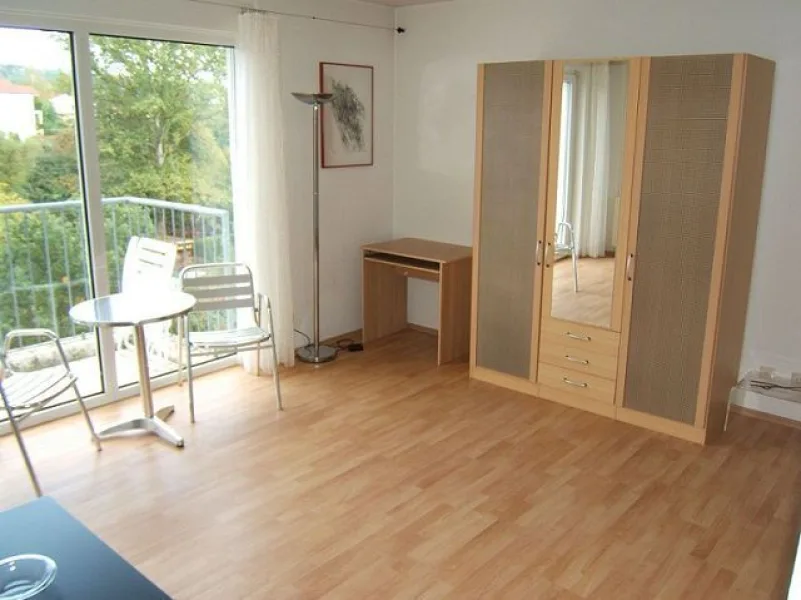 Wohn-Esszimmer - Wohnung mieten in Saarbrücken - Helles 1,5 ZKB-App./Balkon in uninaher Lage von Saarbrücken