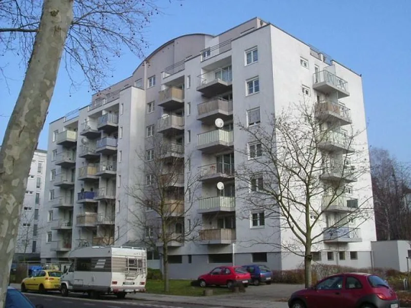 Aussenansicht - Garage/Stellplatz mieten in Saarbrücken - Garagenstellplatz in SB-Preussenstraße Ideal für Cabrio oder Zweitwagen