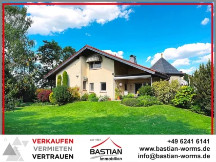 Headfoto - Haus kaufen in Worms - Architektur mit Anspruch: Eleganter Bungalow mit Garten, Doppel-Garage, ELW und vielen Extras!