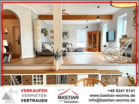 Headfoto 2222 - Wohnung kaufen in Westhofen - Haus im Haus: 183 m² Wfl. - 2 Terrassen - mediterraner Garten mit Hot Tub - Stellplatz - Westhofen!