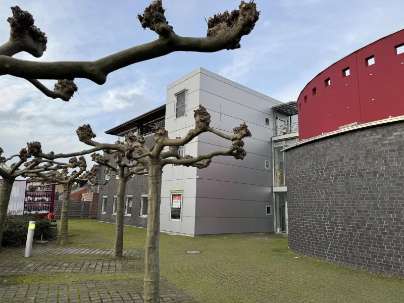 Interessantes Gewerbeobjekt  - Büro/Praxis mieten in Wesel - Repräsentative Bürofläche mit separatem Eingang und PKW- Stellplätzen in Lackhausen !