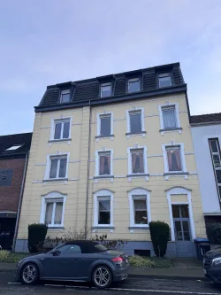 Hausansicht Front  - Wohnung kaufen in Wesel - Dachgeschosswohnung mit Altbaucharme in Wesel- Fusternberg