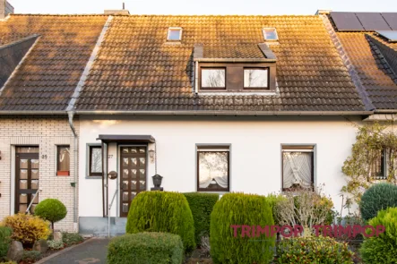 Vorderansicht - Haus kaufen in Krefeld - NEUER PREIS * SCHÖN HIER! *keine Käuferprovision*