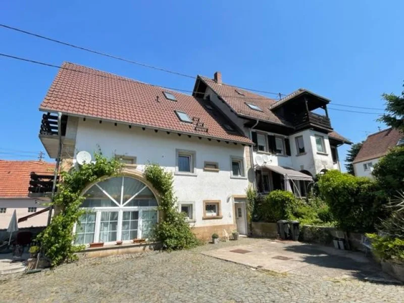 großzügige Liegenschaft mit Charme - Haus kaufen in Schellweiler - Eine überaus großzügige Liegenschaft mit vielen Nutzungsmöglichkeiten 