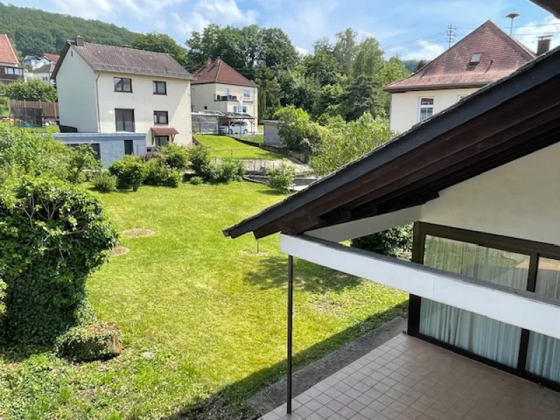 Blick vom Schlafzimmer in den Garten