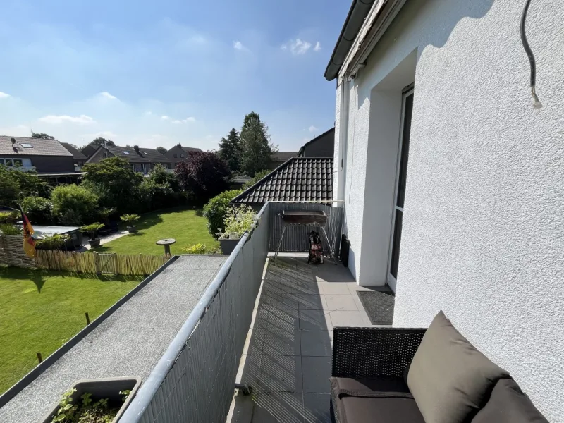 Breiter Balkon in Ostlage