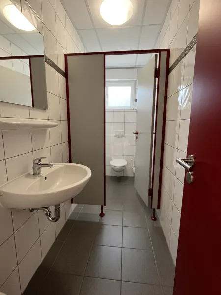 getrennte WC-Anlage