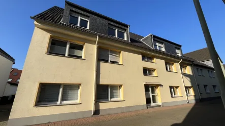 Moderne 3-Zimmer-Wohnung mit Balkon und sep. Studioraum in Orsoy - Wohnung mieten in Rheinberg - Schicke, kompl. renovierte 3-Zi.-Wohnung mit Balkon und sep. Studioraum in Orsoy