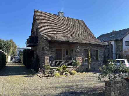 Freisteh. Einfam.-Haus in Vluyn - Haus kaufen in Neukirchen-Vluyn - Freistehendes Einfamilienhaus mit Traumgarten in Vluyn