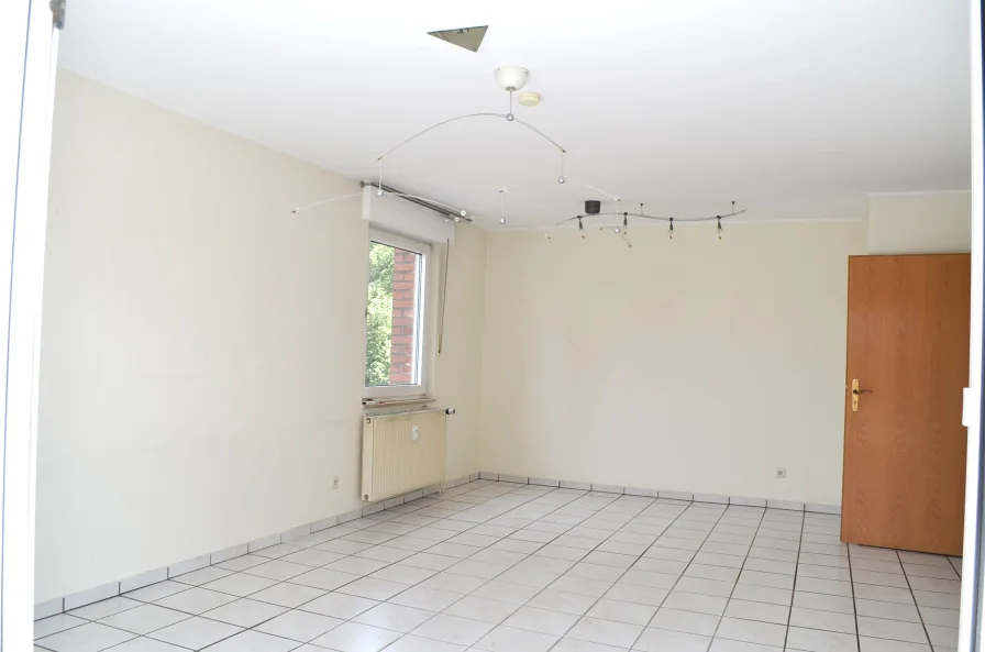 25 m² Wohnzimmer ab Balkon