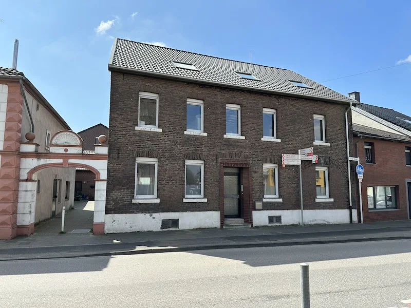 Vorster Str. 549 Ansicht - Haus kaufen in Mönchengladbach / Hardt - Zweifamilienhaus in MG´Hardt - Platzwunder zwischen Stadt und Erholungsgebiet