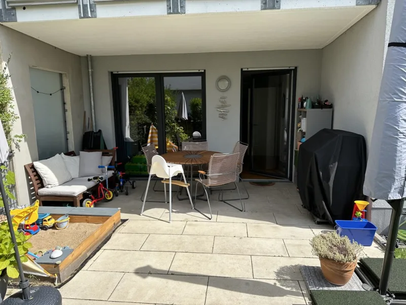 Terrasse - Wohnung kaufen in Köln - Moderne 3-Zimmerwohnung mit Garten und Terrasse in Lindenthal zu verkaufen!