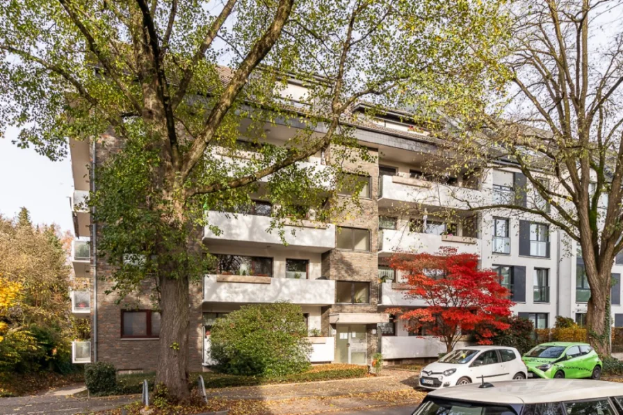 Hausansicht - Wohnung mieten in Leverkusen - 3 Zimmer Wohnung mit Balkon in Opladen