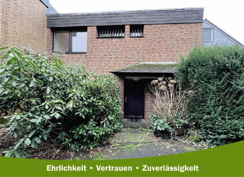 Hausansicht - Haus kaufen in Bergisch Gladbach - Gepflegtes Reihenhaus mit Option zum Ausbau