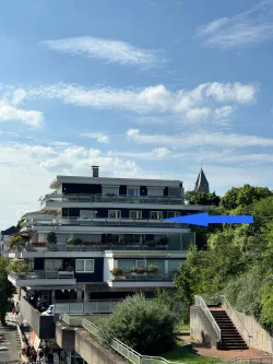 Außenansicht - Wohnung kaufen in Bergisch Gladbach - Wohnen am Schloss: moderne 4-Zimmerwohnung in zentraler TOP-Lage mit Fernblick Richtung Siebengebirge, Köln und zwei Tiefgaragenstellplätzen