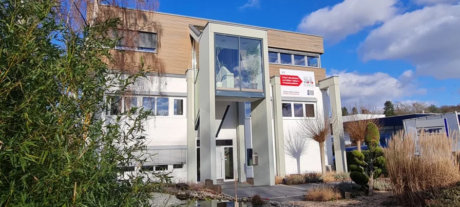 Ansicht vorne - Büro/Praxis mieten in Rheinbreitbach - Bad Honnef/Rheinbreitbach - Hochwertiges Bürogebäude mit Produktionshalle