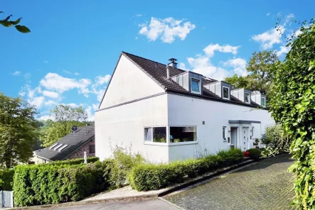 Moderne Doppelhaushälfte - Haus kaufen in Bad Honnef - Moderne, familienfreundliche Doppelhaushälfte in Hanglage