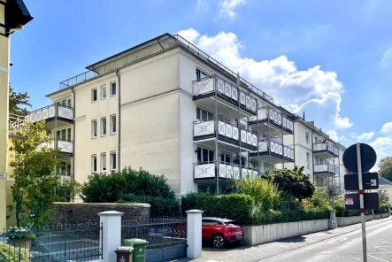 Ihr neues Penthouse - Wohnung mieten in Bad Honnef - Mitten in der Stadt, Traumblick im Penthouse! Helle 2-Zimmer-Wohnung mit Dachterrasse