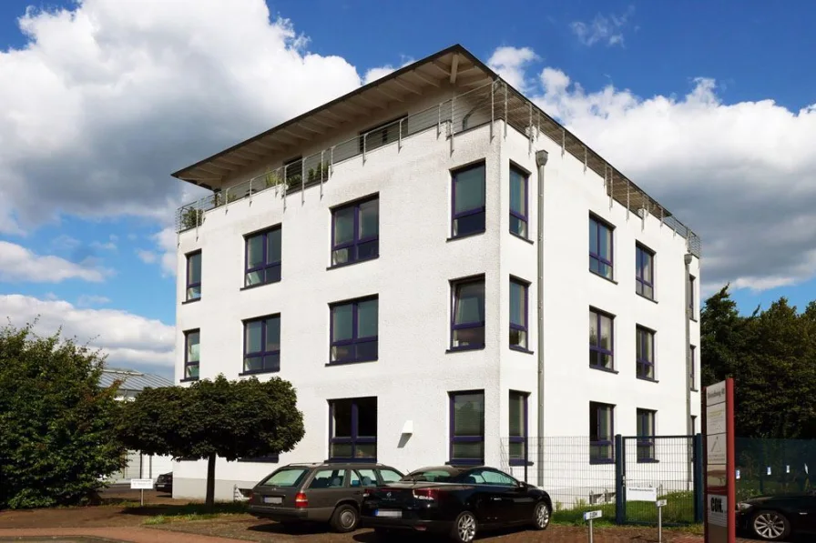 Ganz Oben-mit großer Dachterrasse - Wohnung mieten in Bad Honnef - Ganz Oben-mit großer Dachterrasse. Geräumige Penthauswohnung im Gewerbegebiet.