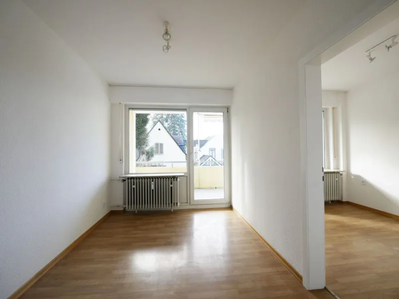 Büro und Kinderzimmer mit Ausgang zum Balkon