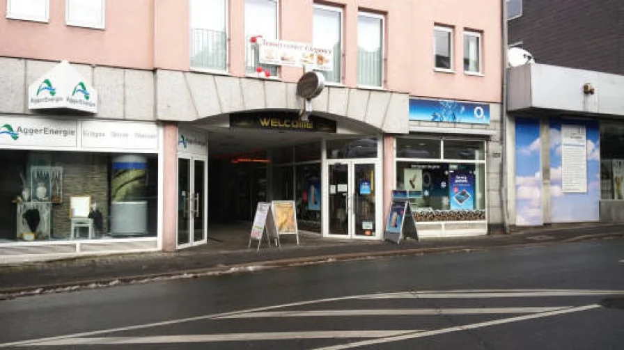 Bild1 - Laden/Einzelhandel mieten in Waldbröl - Provisionsfrei: Attraktives Ladenlokal im Zentrum von Waldbröl