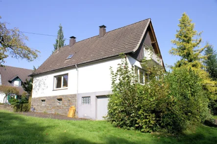 Bild1 - Haus kaufen in Wiehl - Großes Grundstück: Einfamilienhaus zwischen Wiehl und Nümbrecht