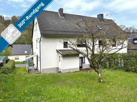 Gartenansicht - Haus kaufen in Schleiden - Doppelhaushälfte als Ein- oder Zweifamilienhaus direkt am Waldrand des Nationalparks Eifel