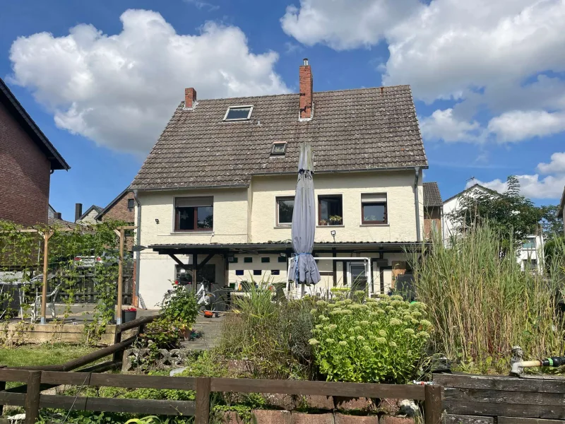 Ansicht - Haus kaufen in Vettweiß - Wohnen mit zwei Einheiten