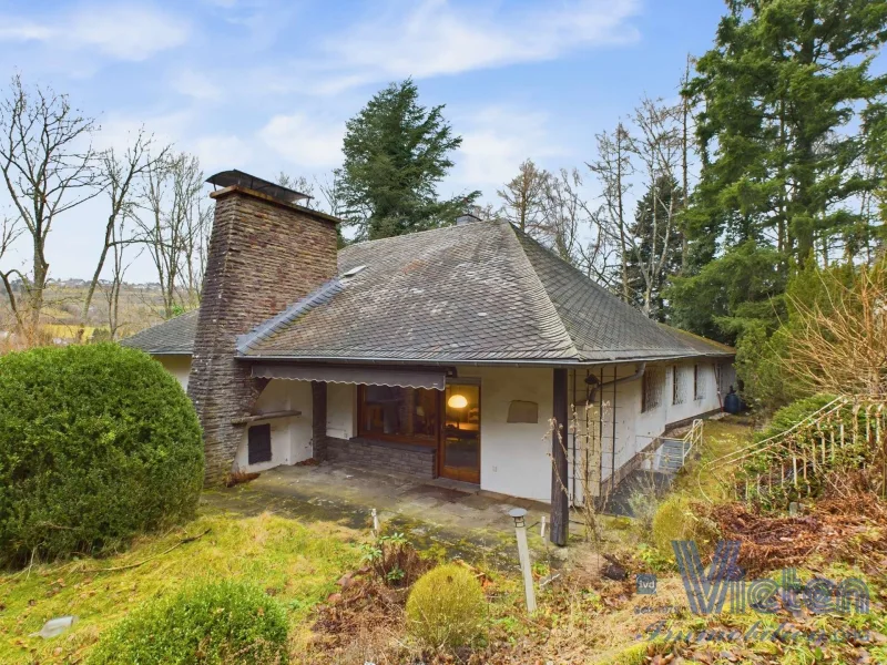 Gartenansicht - Haus kaufen in Schleiden - Willkommen in diesem repräsentativen Bungalow mit Ausblick