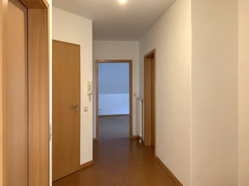 Flur (2-ZKB Wohnung im 2.OG)