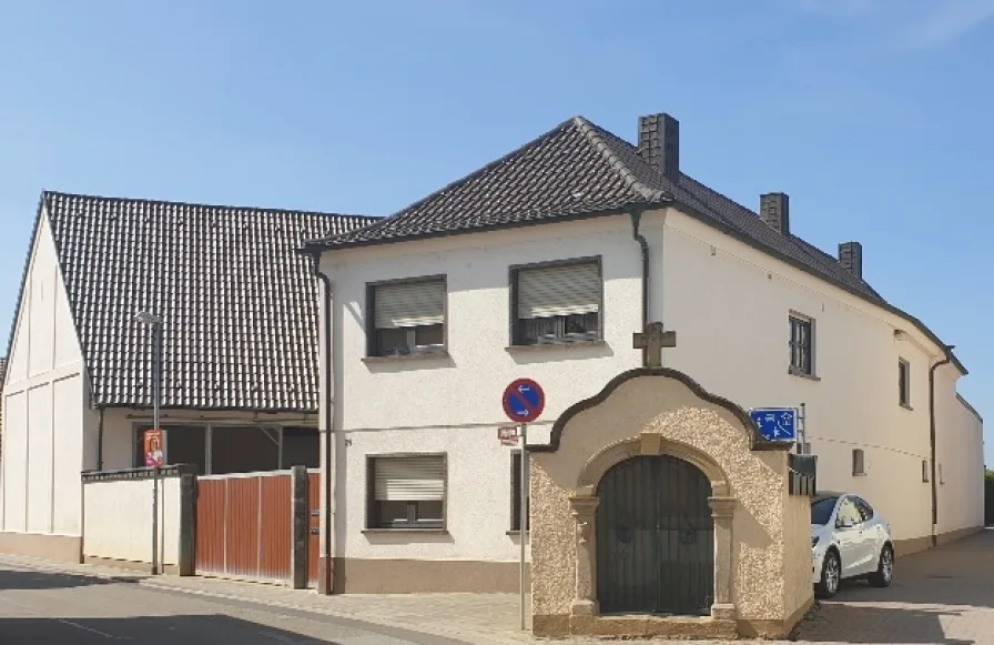 Außenansicht - Haus kaufen in Frankenthal (Pfalz) / Studernheim - Wohn und Gewerbeanwesen mit sehr großem 1-2 Familienhaus und Halle im XXL-Format