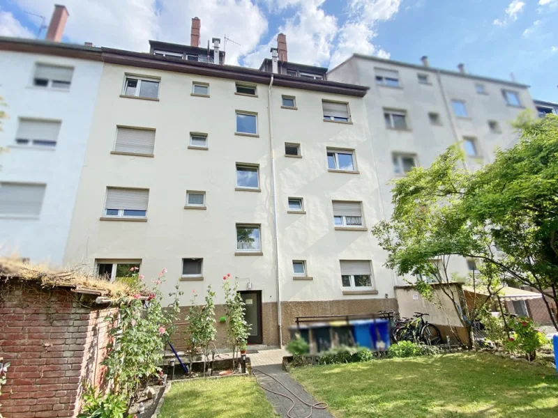 Ansicht - Haus kaufen in Ludwigshafen am Rhein / Friesenheim - Attraktives Investment: 9-Familienhaus mit Ausbau- und Entwicklungspotenzial!
