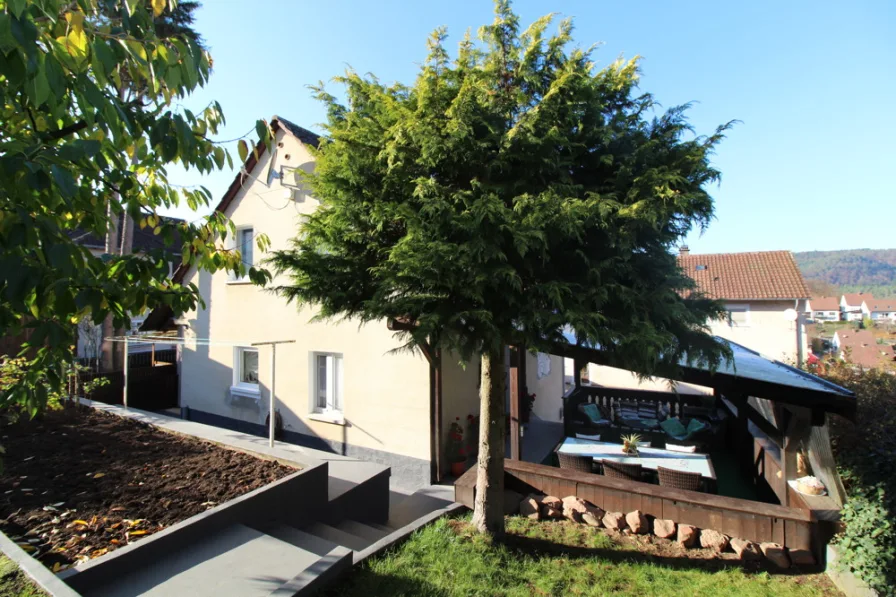 Außenansicht - Haus kaufen in Hauenstein - freistehendes Einfamilienhaus in ruhiger Lage