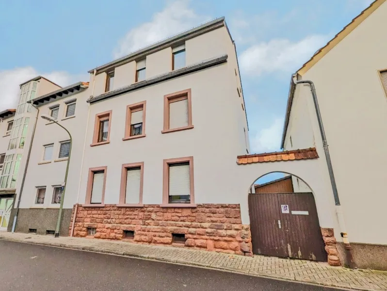 Außenansicht - Haus kaufen in Ludwigshafen - Exklusives Angebot: 3 Eigentumswohnungen in attraktiver Wohnlage von Ludwigshafen als Gesamtpaket!