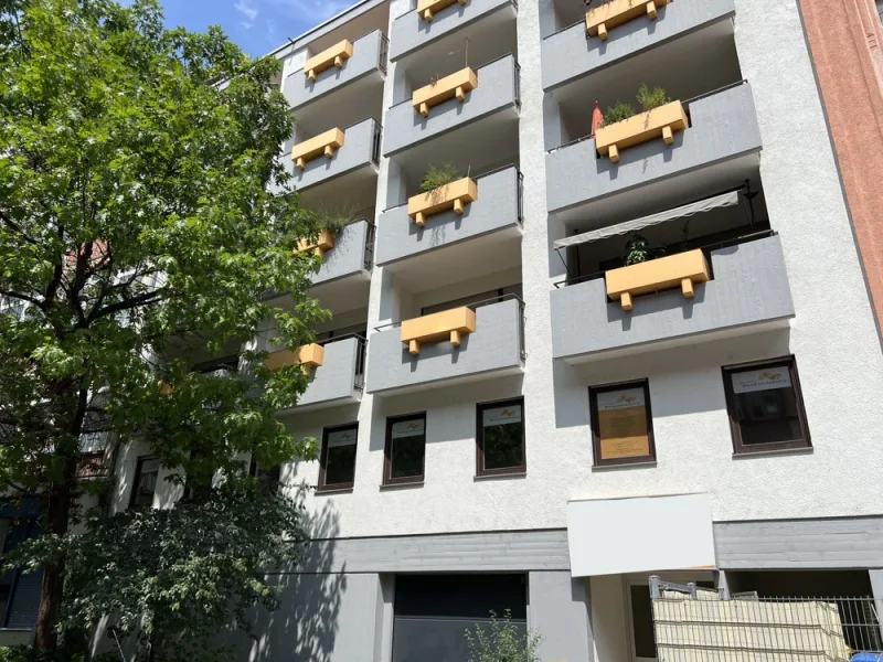 Hauseingang - Wohnung kaufen in Mannheim / Neckarstadt-Ost/Wohlgelegen - Gelegenheit - Großzügige Wohnetage mit 139m² in der Neckarstadt-Ost